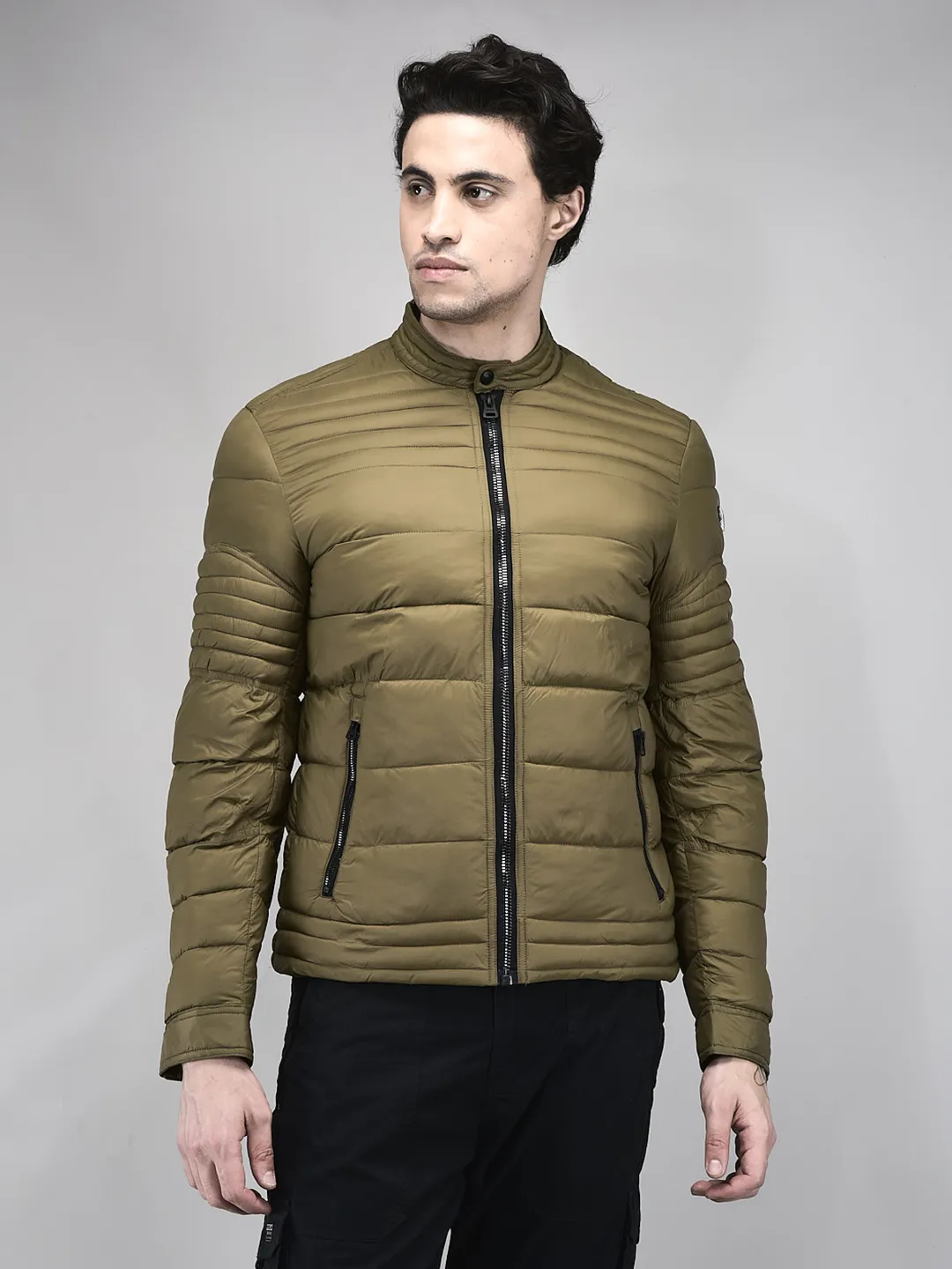 men-lightweight-puffer-jacket-in-military-olive