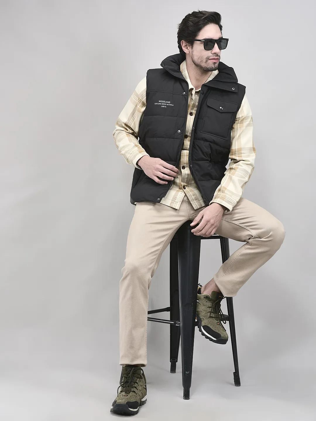 Black sleeveless jacket for men with hood - Thumbnail 8