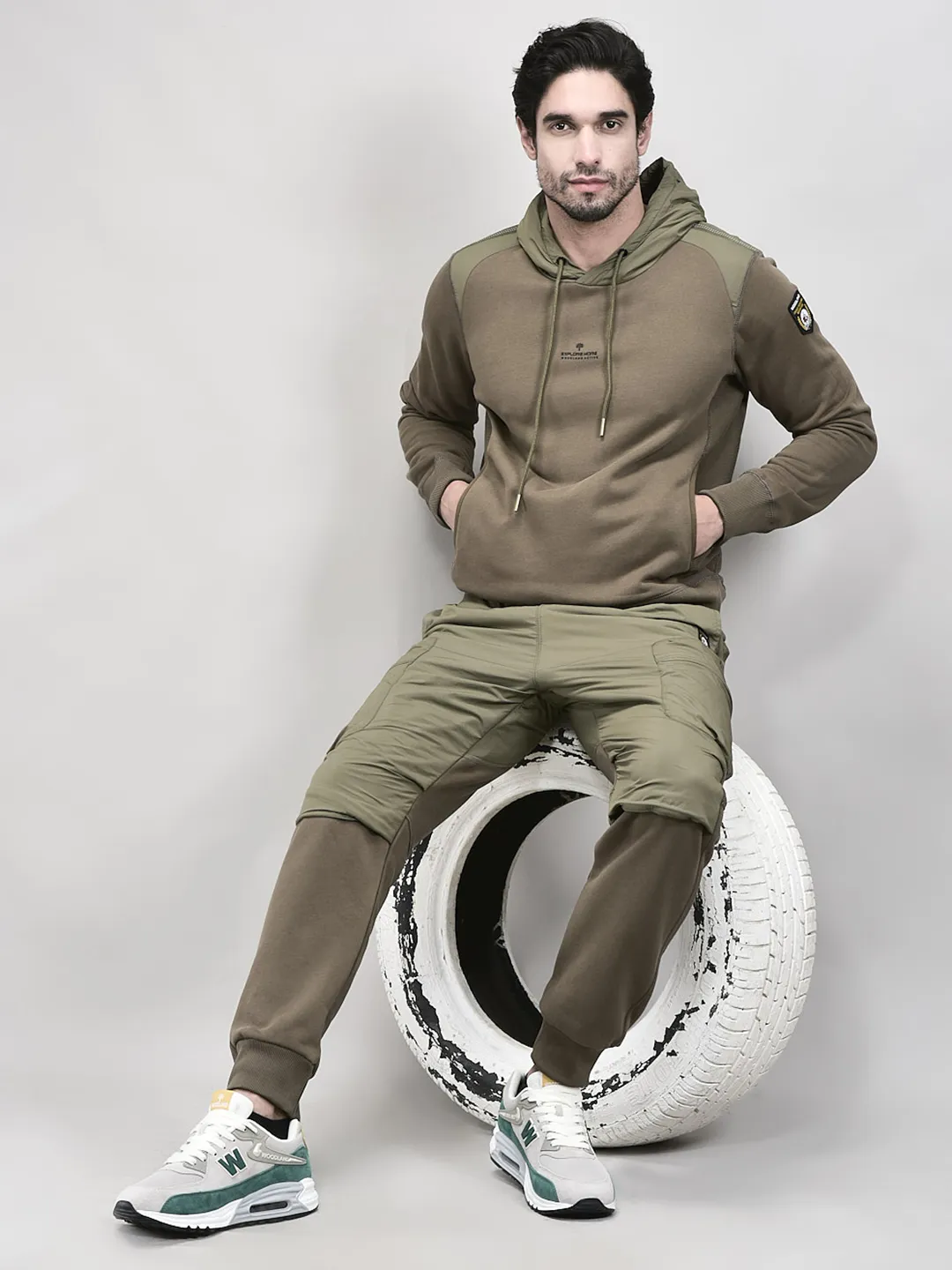 Woodland Men Olive Hoodie Sweatshirt - Thumbnail 9